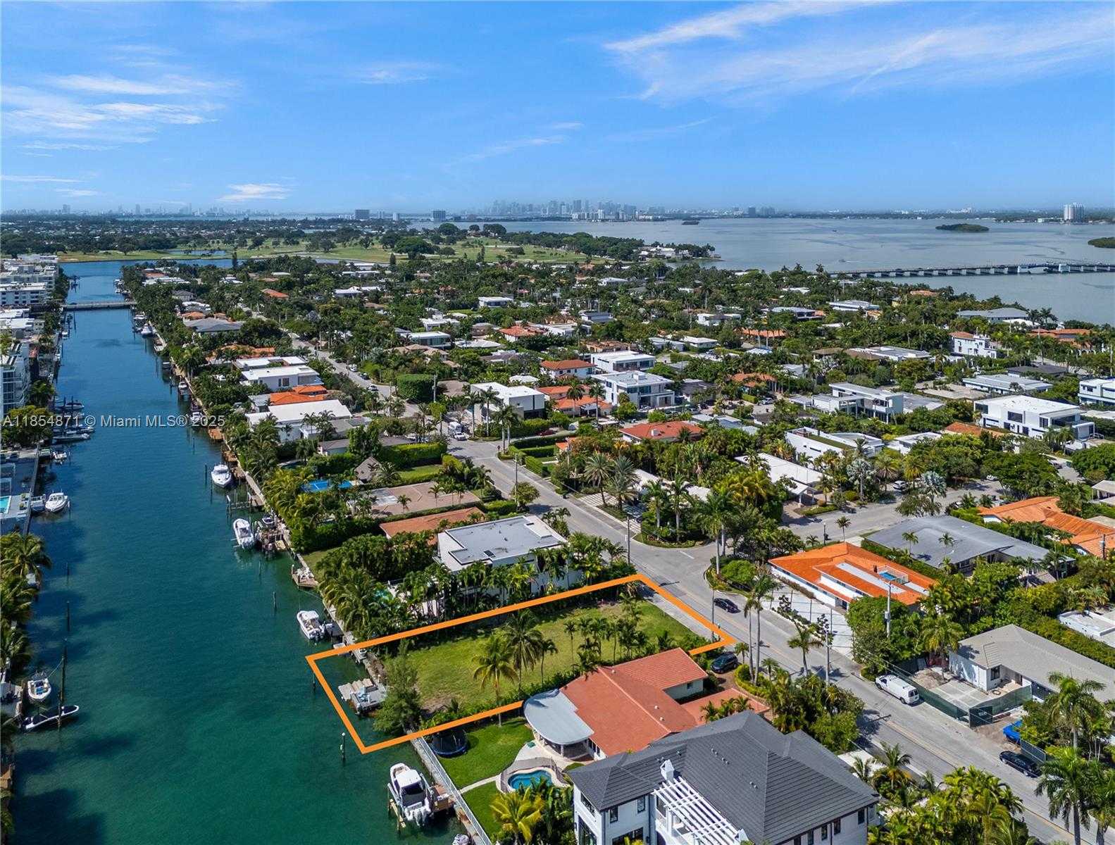 Small Image of 10201 EAST BROADVIEW DR, Bay Harbor Islands Number 13