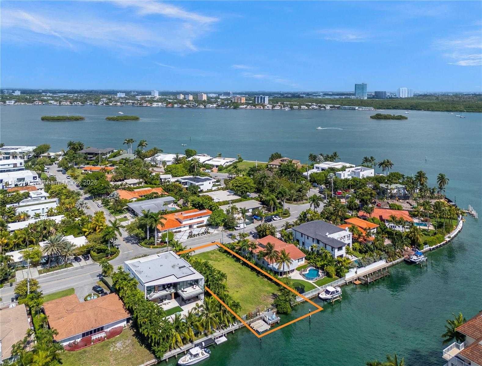 Small Image of 10201 EAST BROADVIEW DR, Bay Harbor Islands Number 14