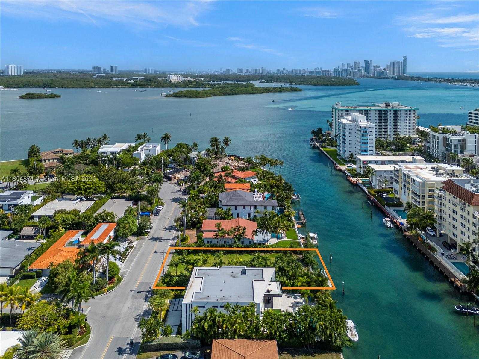 Small Image of 10201 EAST BROADVIEW DR, Bay Harbor Islands Number 15