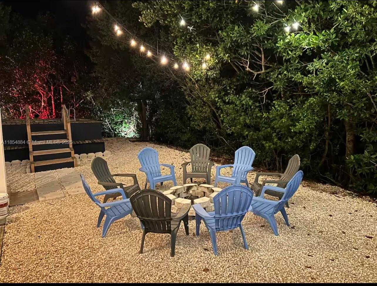 Small Image of 350 HAZEL ST, Key Largo Number 15