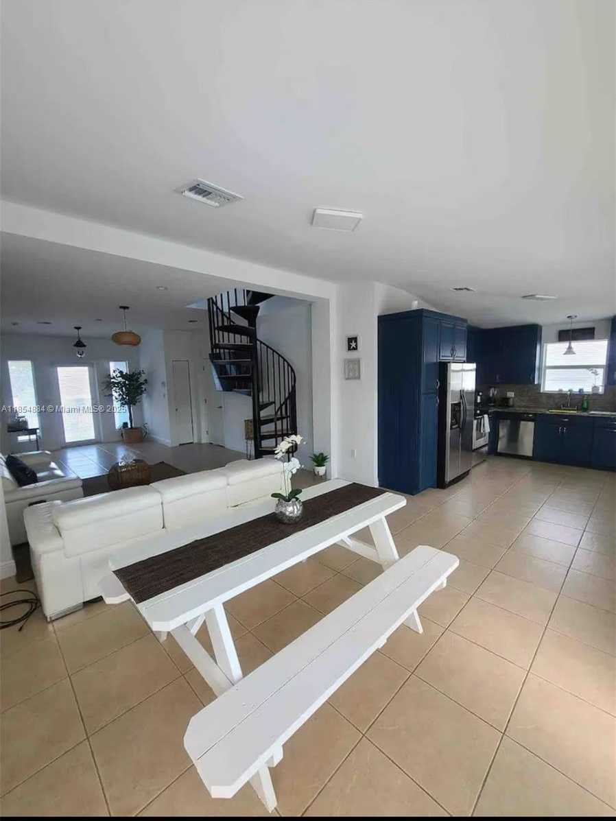 Small Image of 350 HAZEL ST, Key Largo Number 2