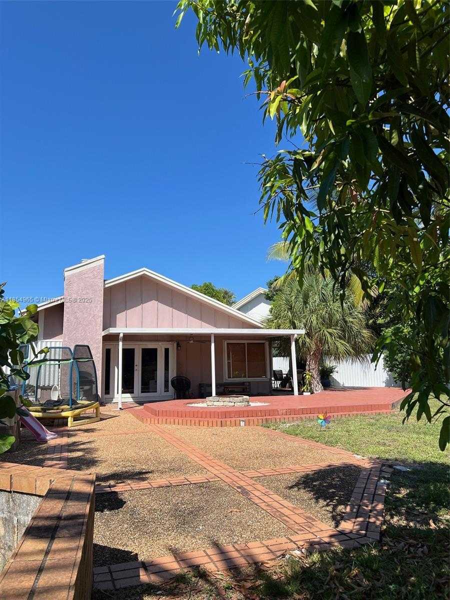 Small Image of 8195 SW 24th Pl, Miramar, FL 33025, USA Number 15