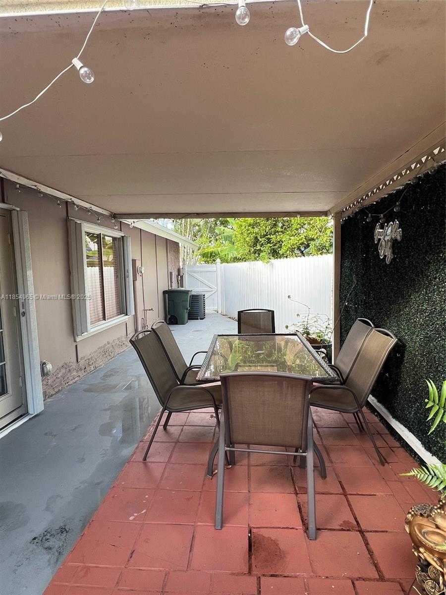 Small Image of 8195 SW 24th Pl, Miramar, FL 33025, USA Number 20