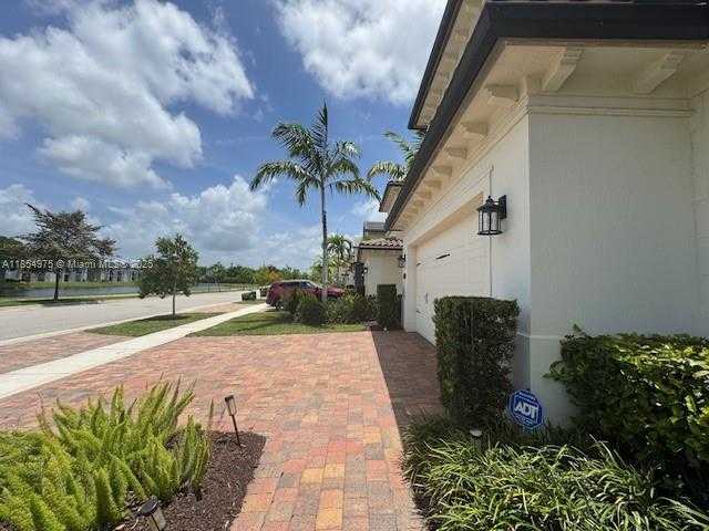 Small Image of 455 SOUTH WEST 113TH LN, Pembroke Pines Number 2