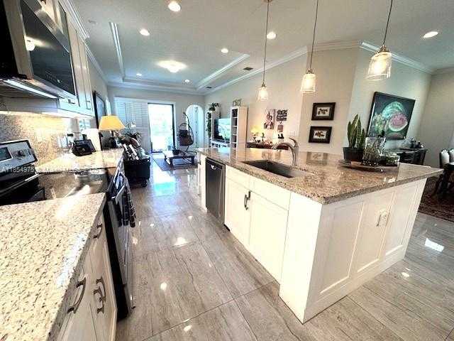 Small Image of 455 SOUTH WEST 113TH LN, Pembroke Pines Number 21