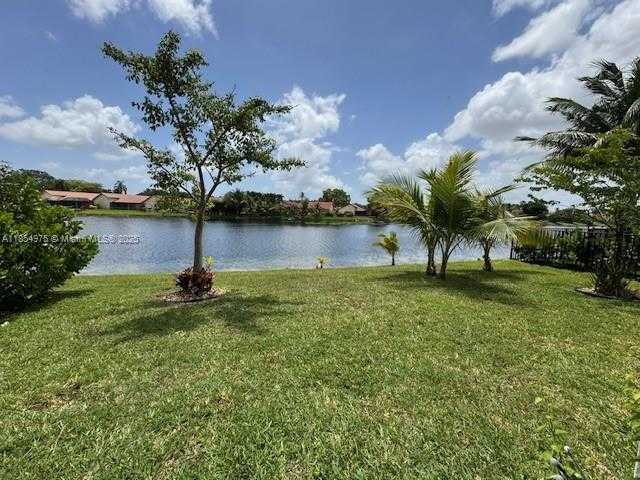 Small Image of 455 SOUTH WEST 113TH LN, Pembroke Pines Number 58