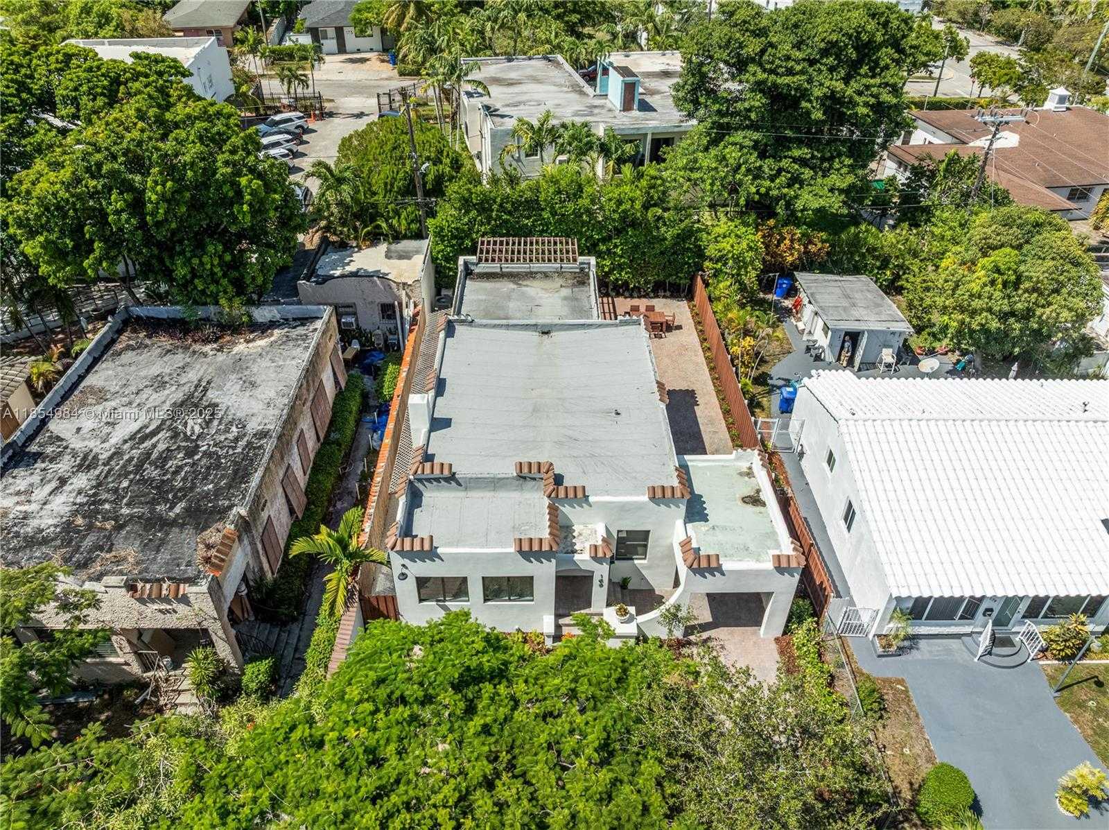 Small Image of 169 NORTH EAST 48, Miami Number 12