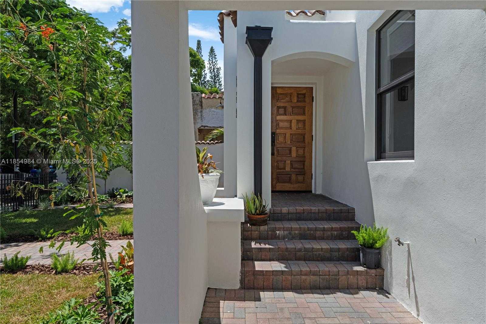 Small Image of 169 NORTH EAST 48, Miami Number 20