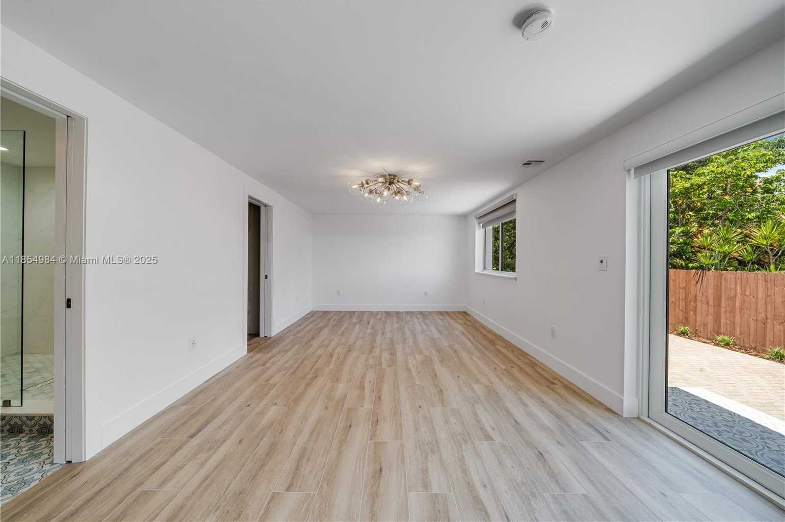 Small Image of 169 NORTH EAST 48, Miami Number 22