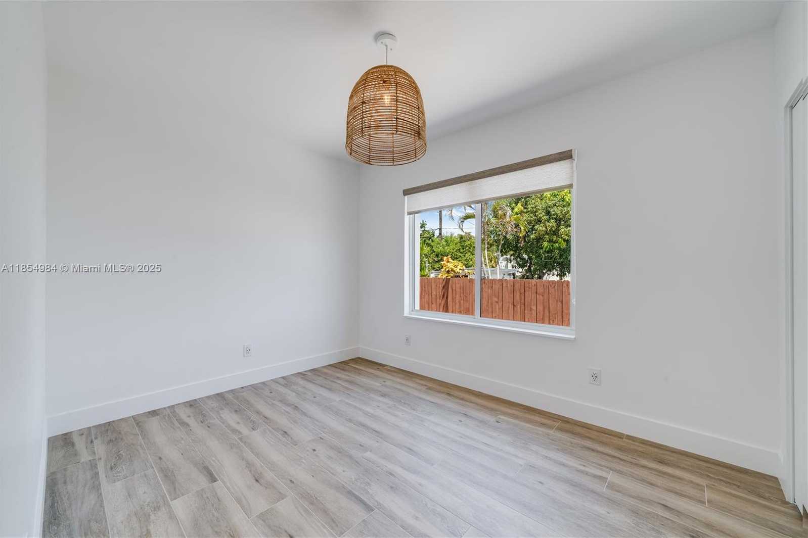 Small Image of 169 NORTH EAST 48, Miami Number 23