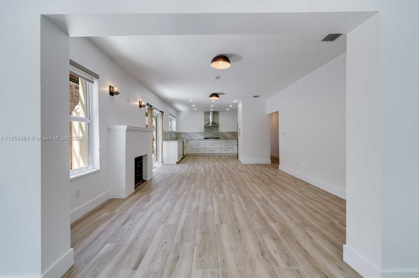 Small Image of 169 NORTH EAST 48, Miami Number 24