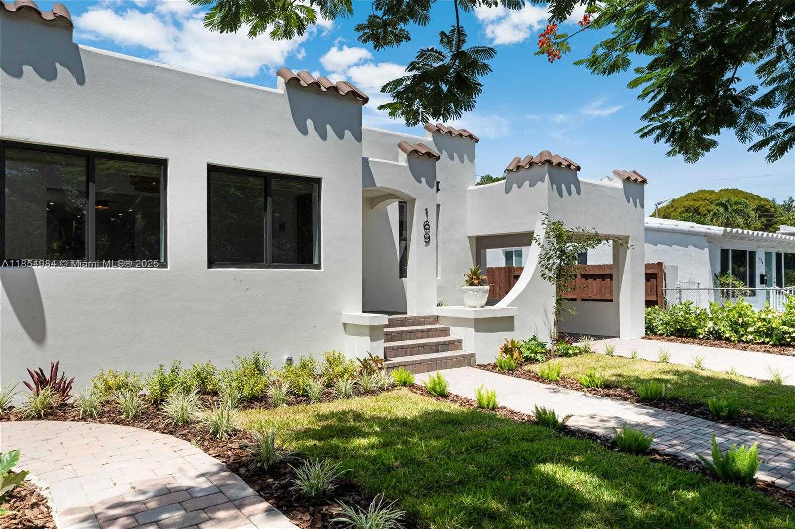 Small Image of 169 NORTH EAST 48, Miami Number 26