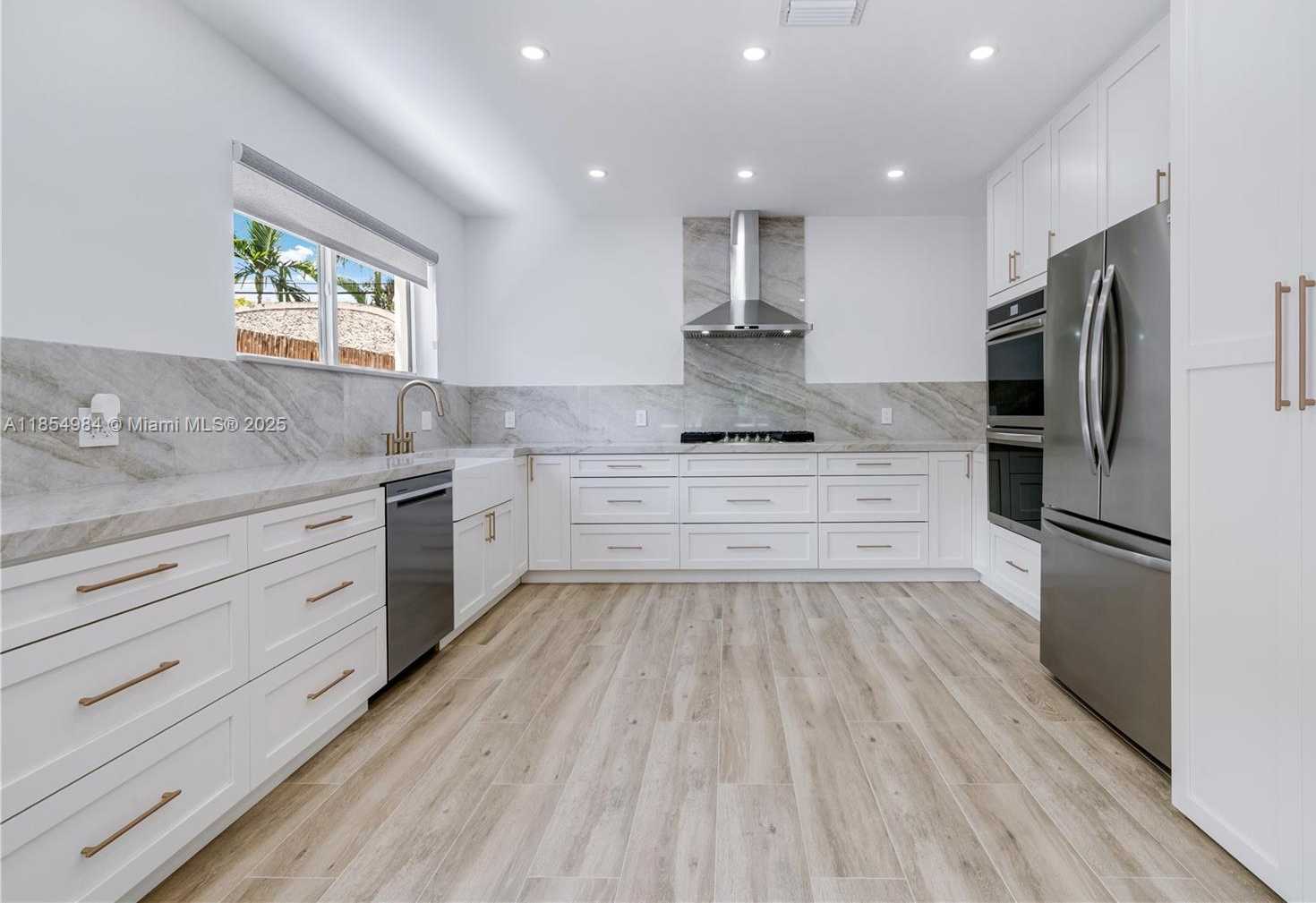 Small Image of 169 NORTH EAST 48, Miami Number 29