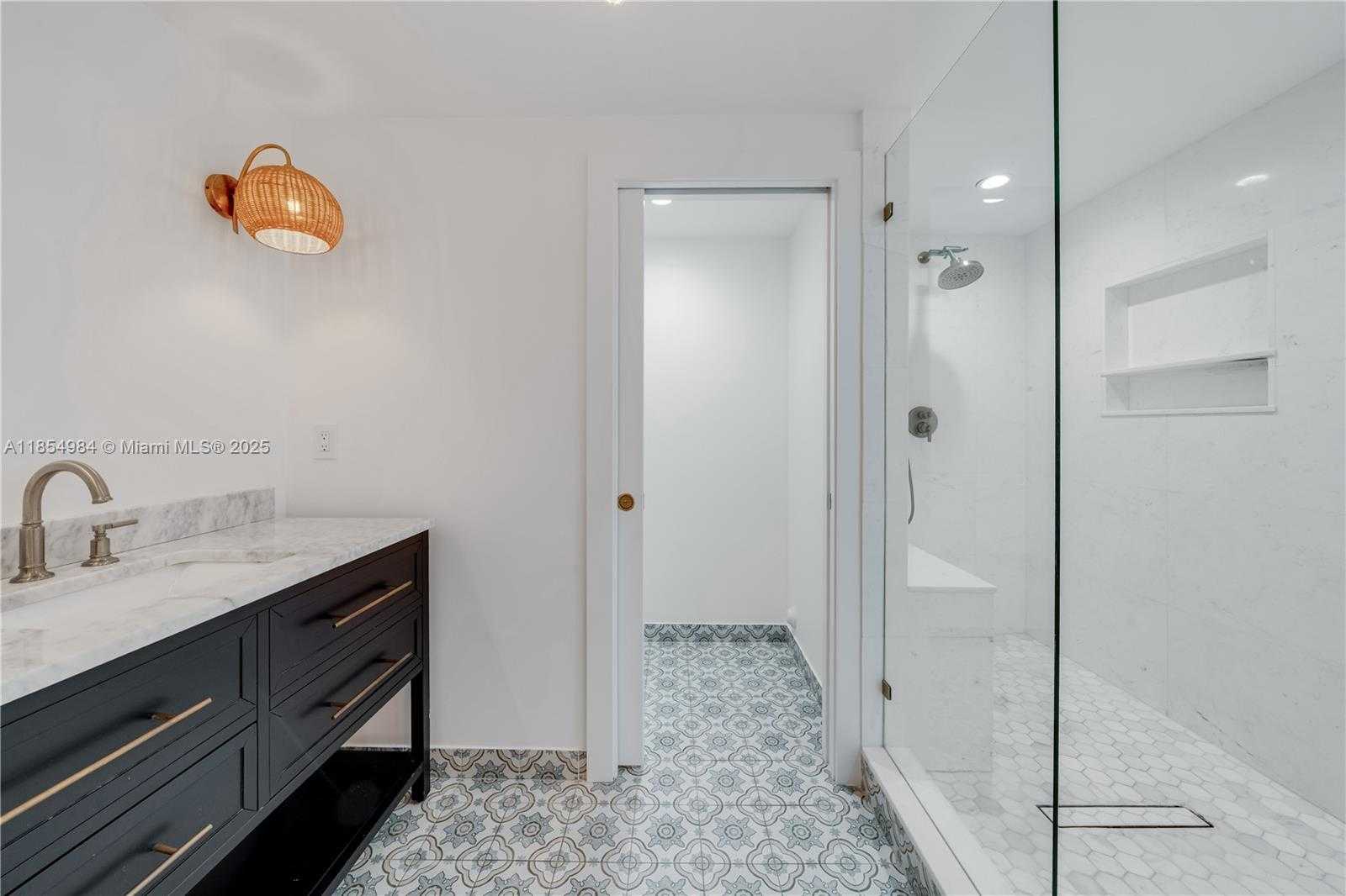 Small Image of 169 NORTH EAST 48, Miami Number 31
