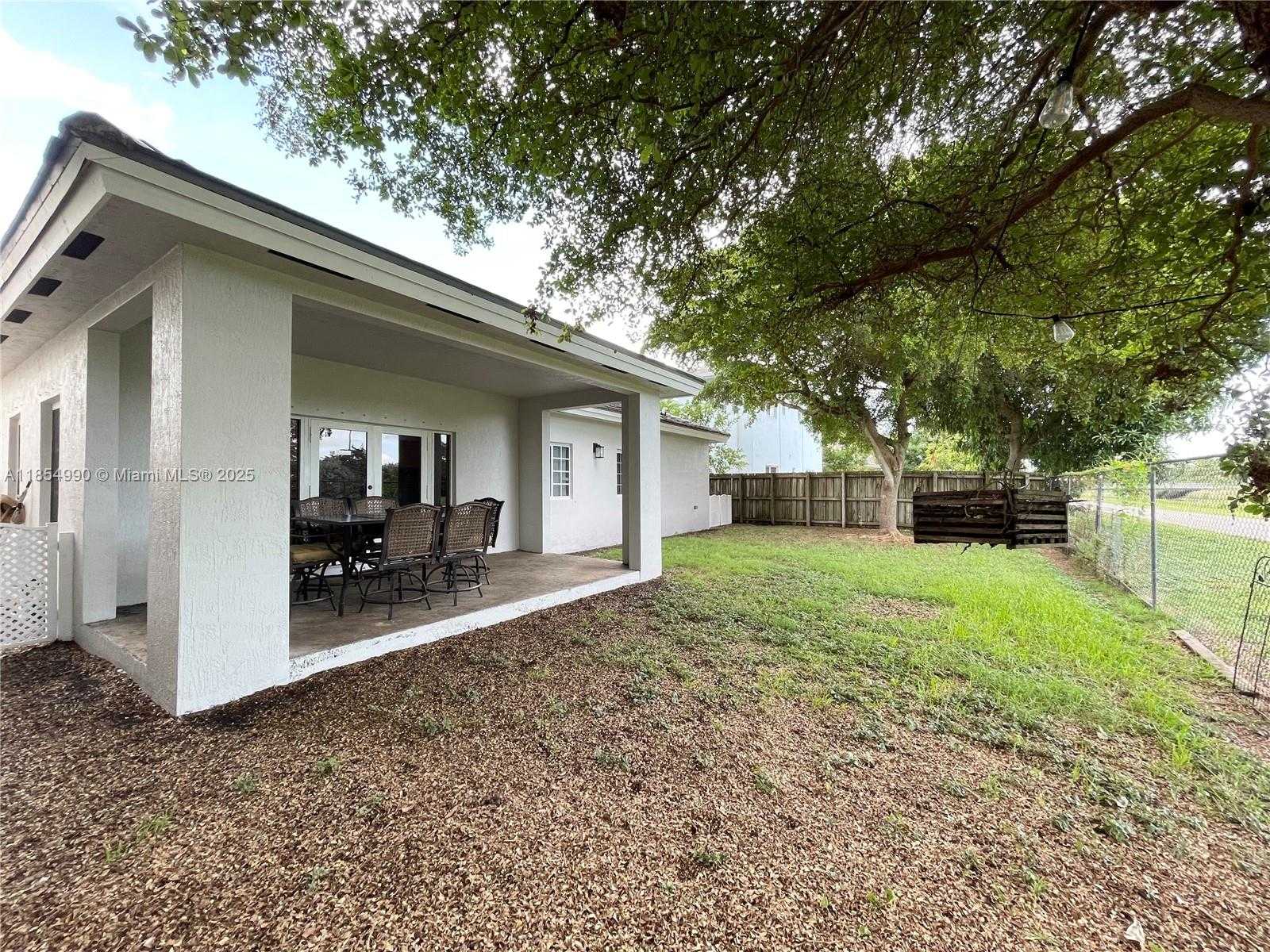 Small Image of 2875 NORTH EAST 4TH ST, Homestead Number 13
