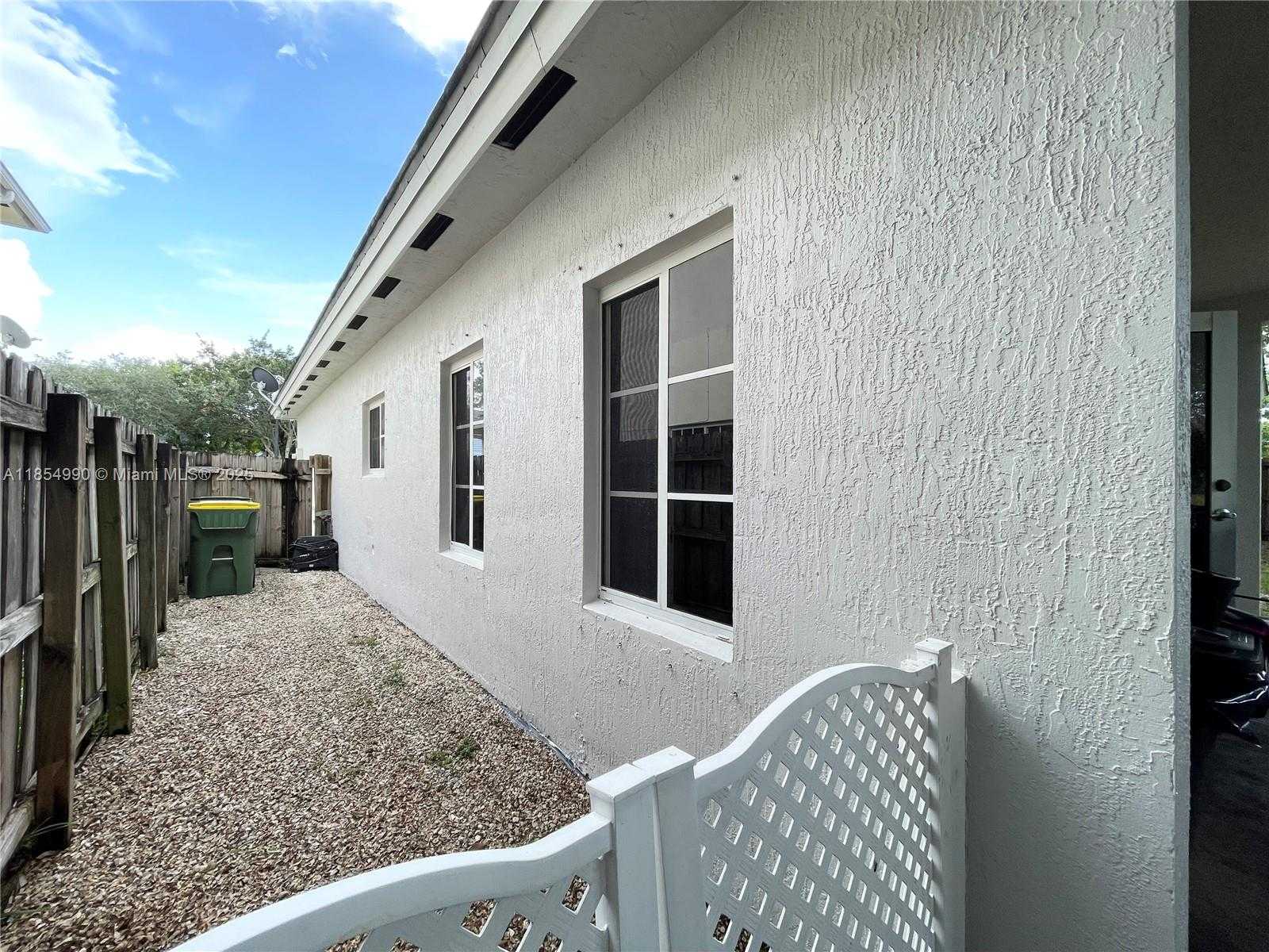 Small Image of 2875 NORTH EAST 4TH ST, Homestead Number 16