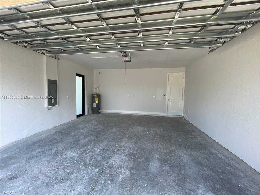 Small Image of 1137 DAMEN ST E, Lehigh Acres Number 22