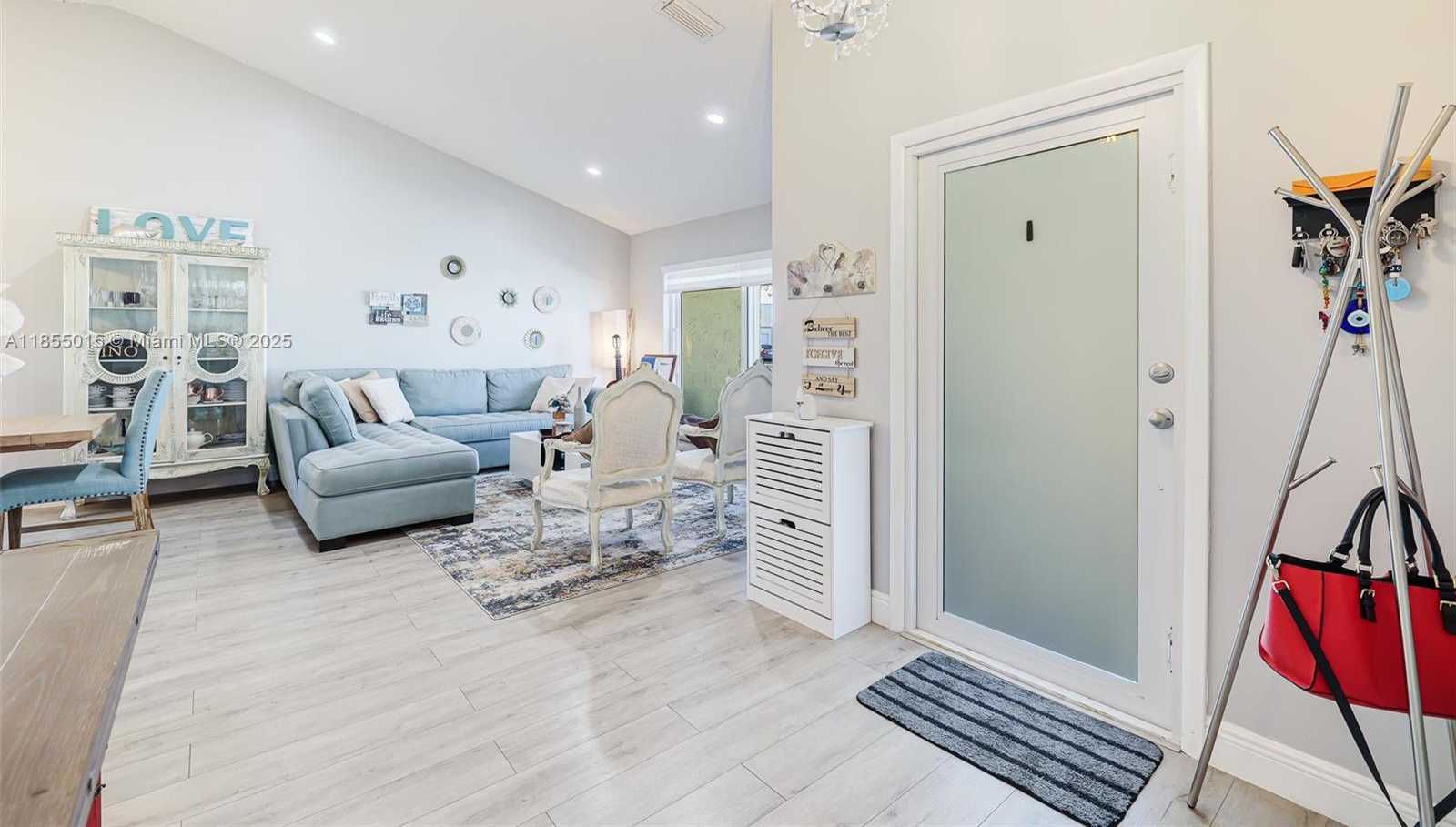 Small Image of 16780 REDWOOD WAY, Weston Number 11