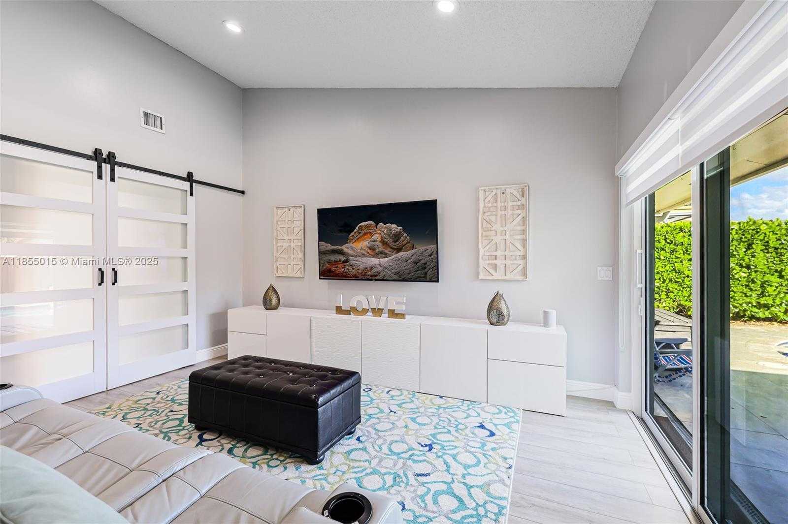 Small Image of 16780 REDWOOD WAY, Weston Number 14