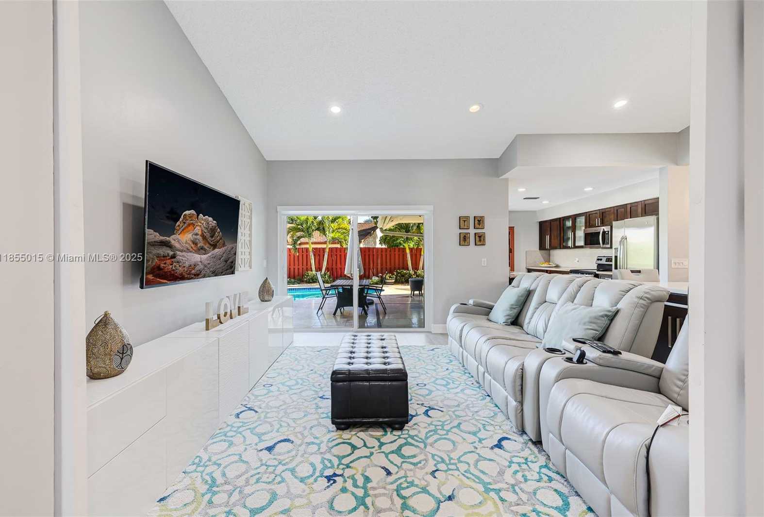 Small Image of 16780 REDWOOD WAY, Weston Number 15