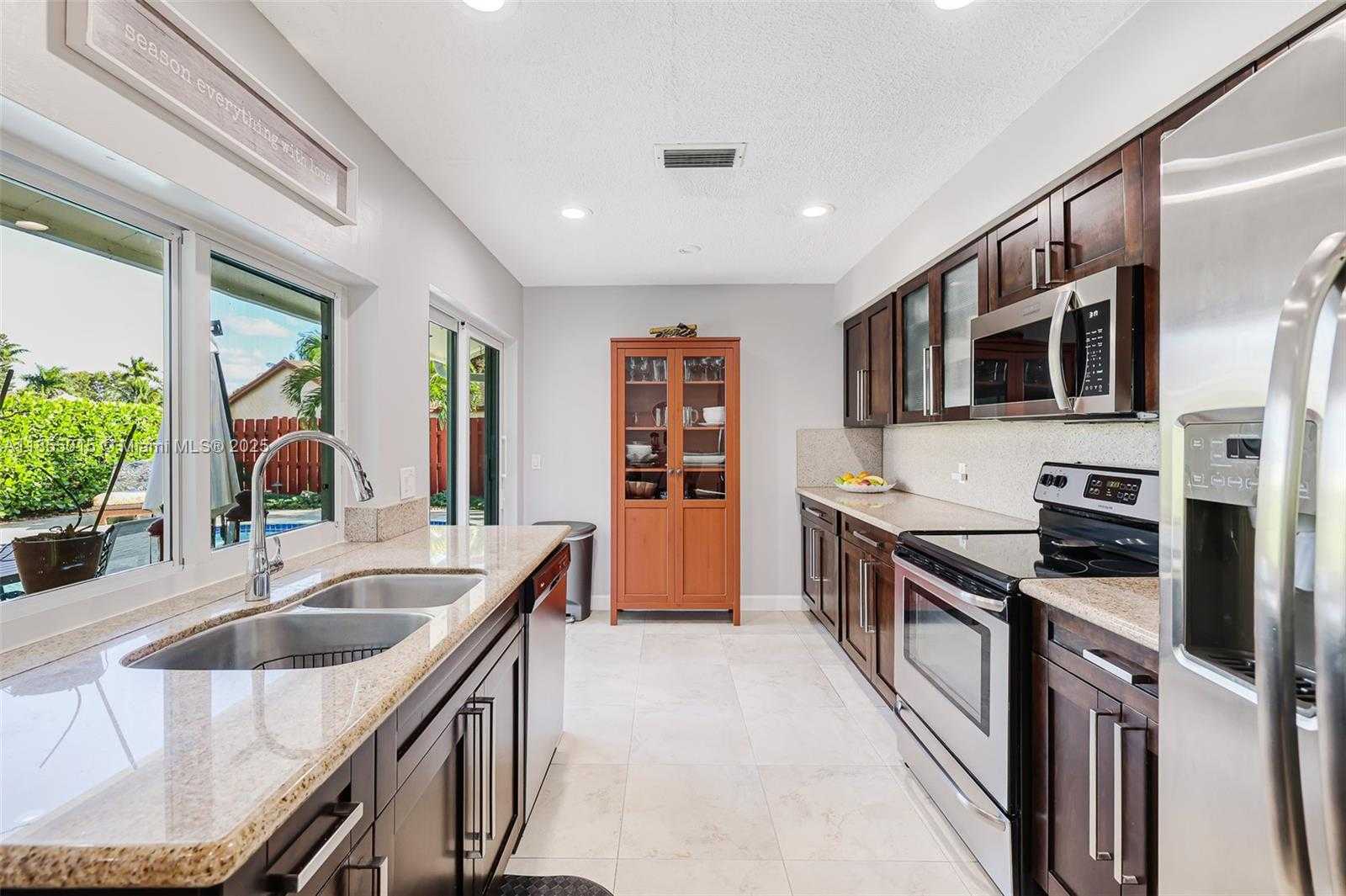 Small Image of 16780 REDWOOD WAY, Weston Number 19