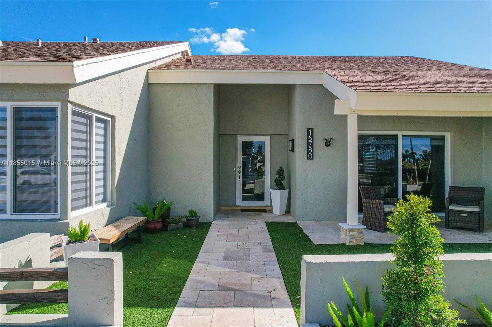 Small Image of 16780 REDWOOD WAY, Weston Number 2