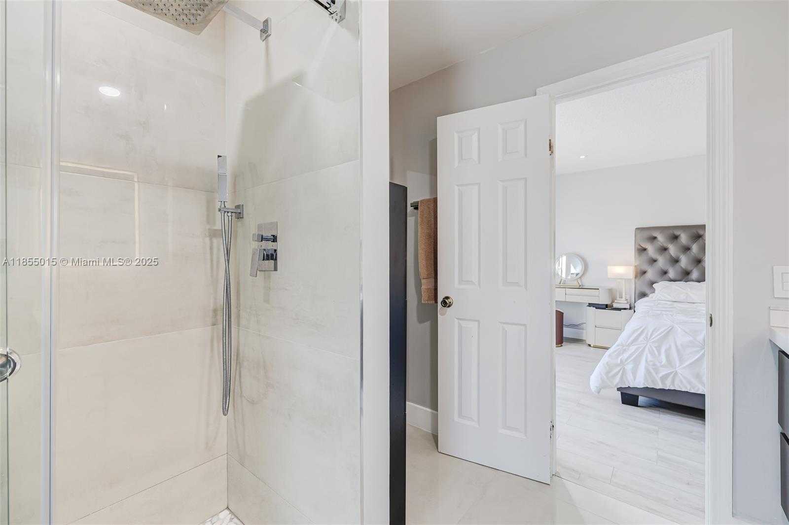 Small Image of 16780 REDWOOD WAY, Weston Number 25