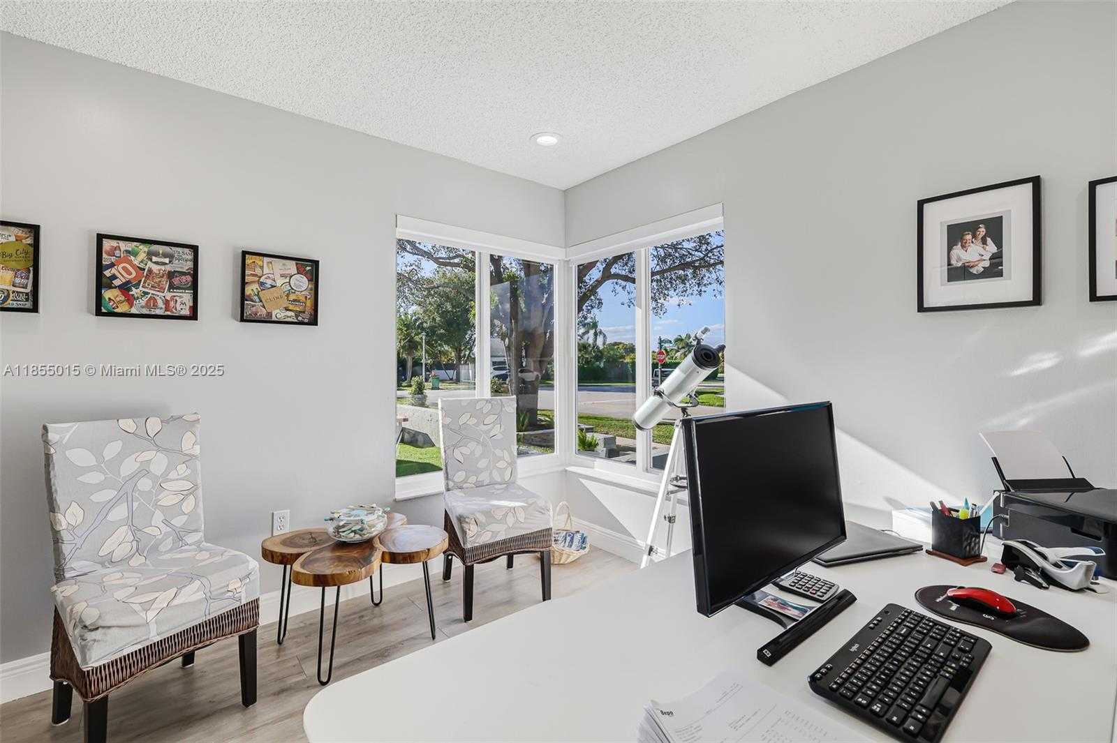 Small Image of 16780 REDWOOD WAY, Weston Number 31