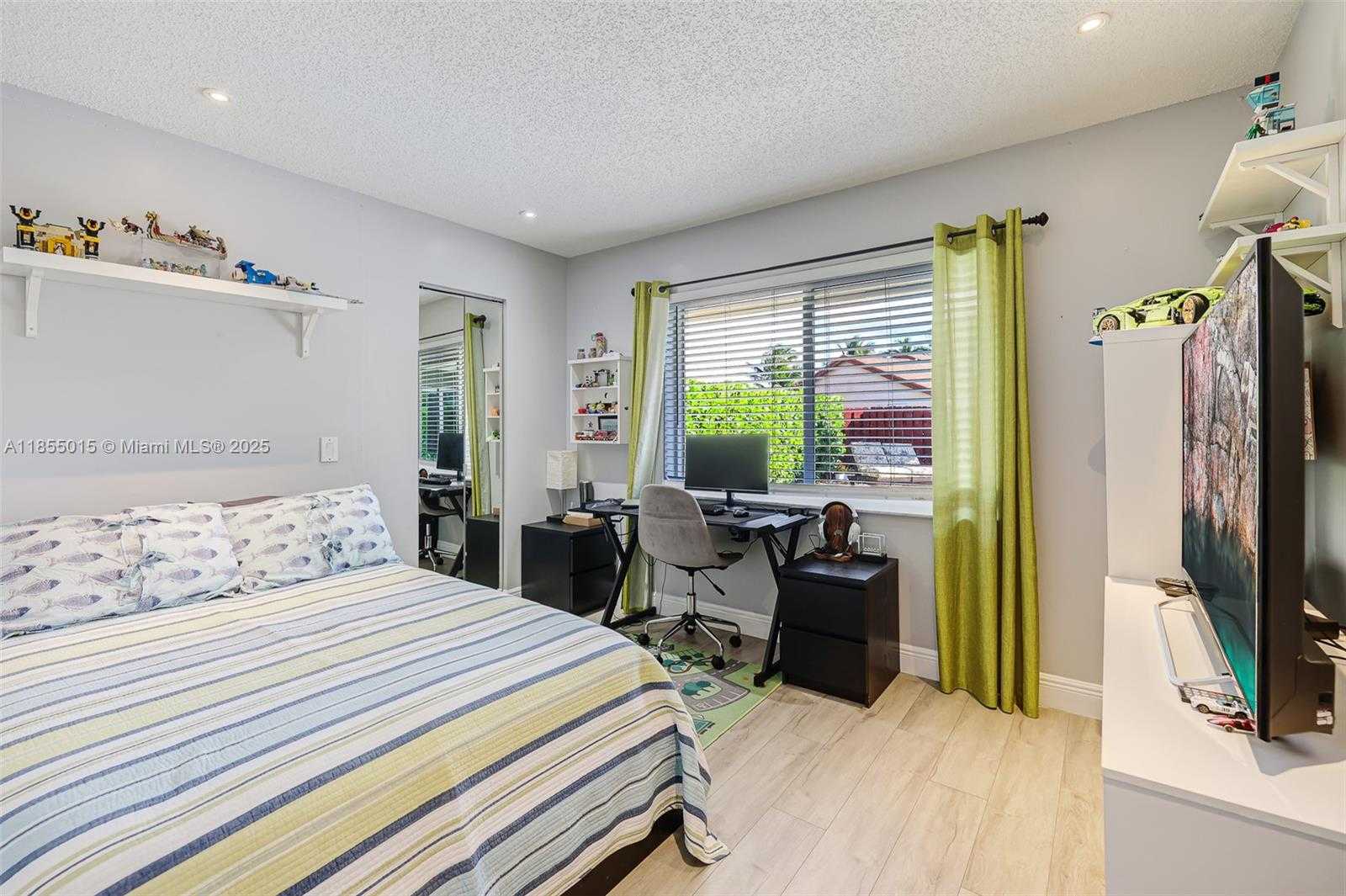 Small Image of 16780 REDWOOD WAY, Weston Number 32