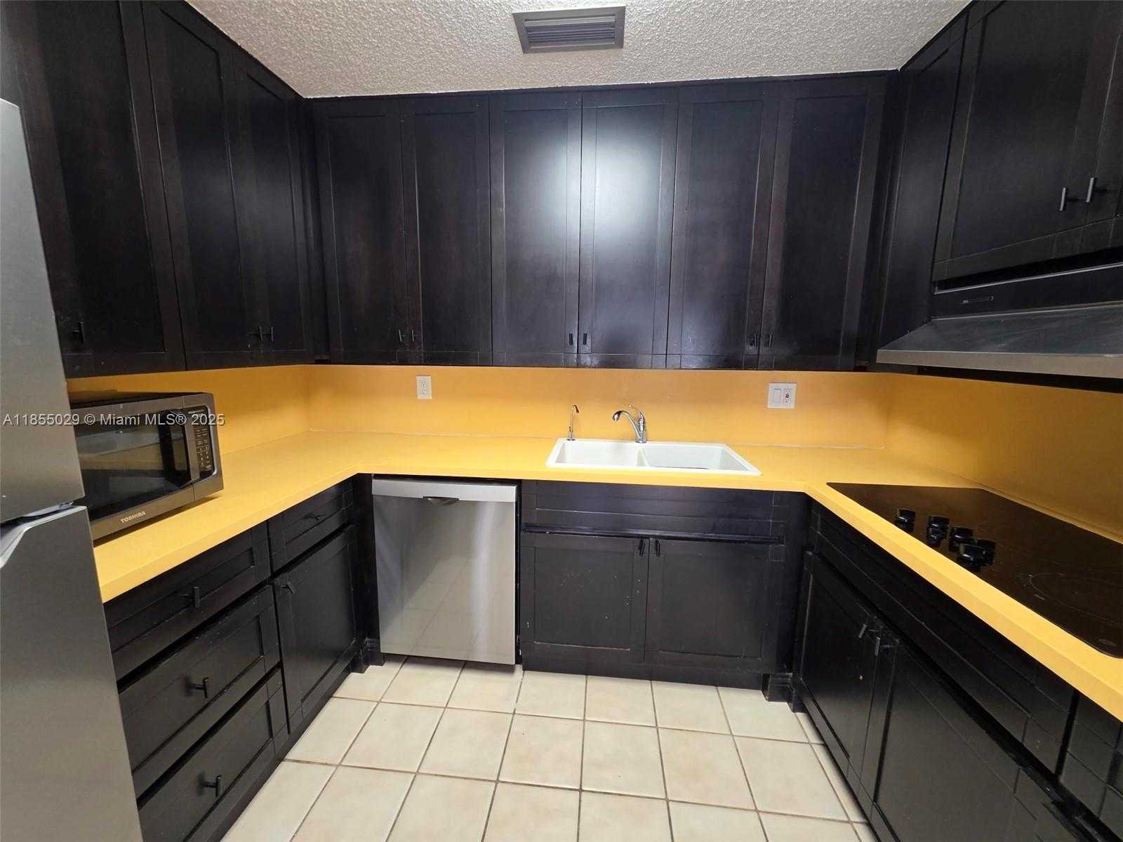 Small Image of 2320 DOVER, Weston Number 13