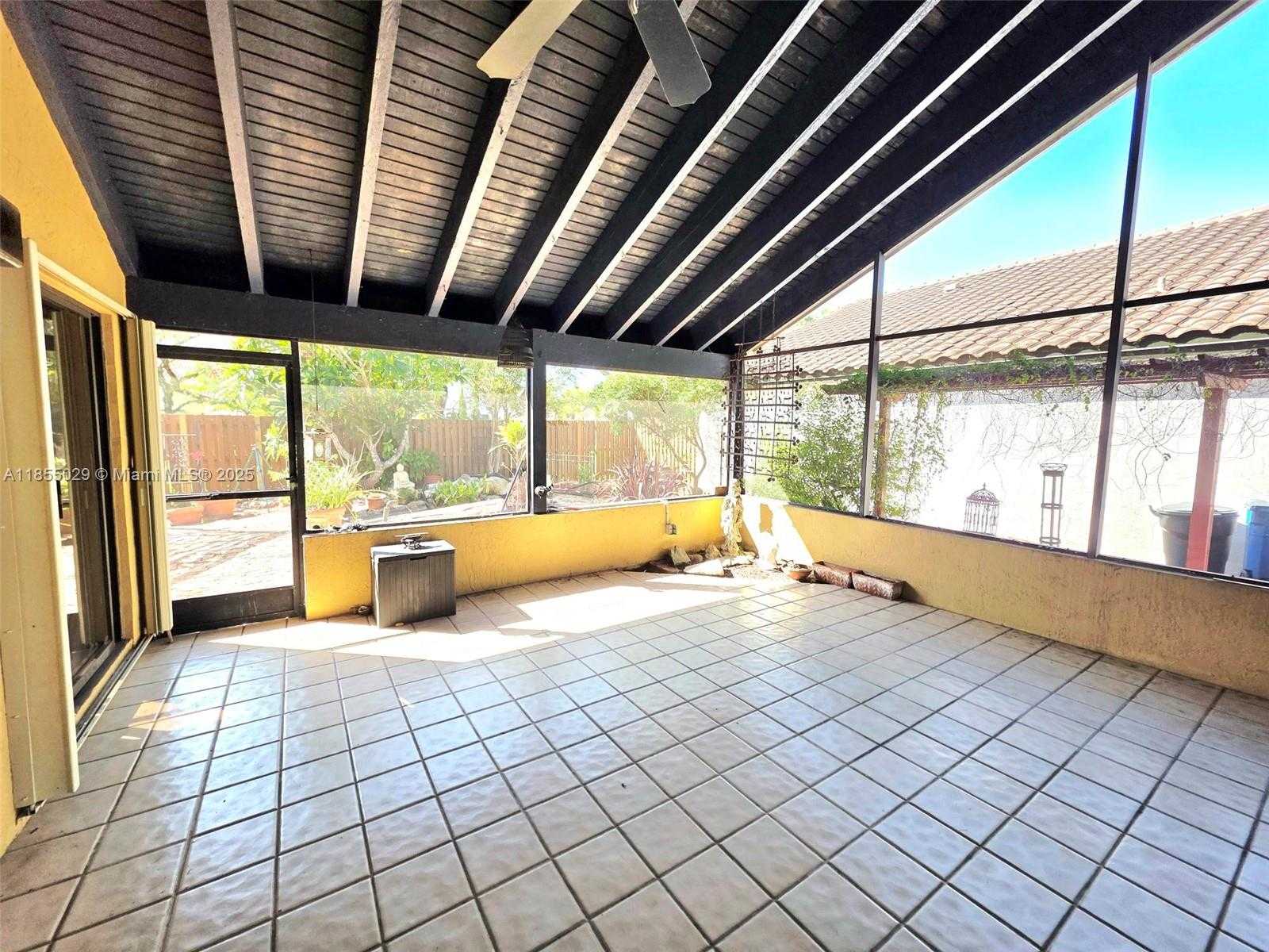 Small Image of 2320 DOVER, Weston Number 16