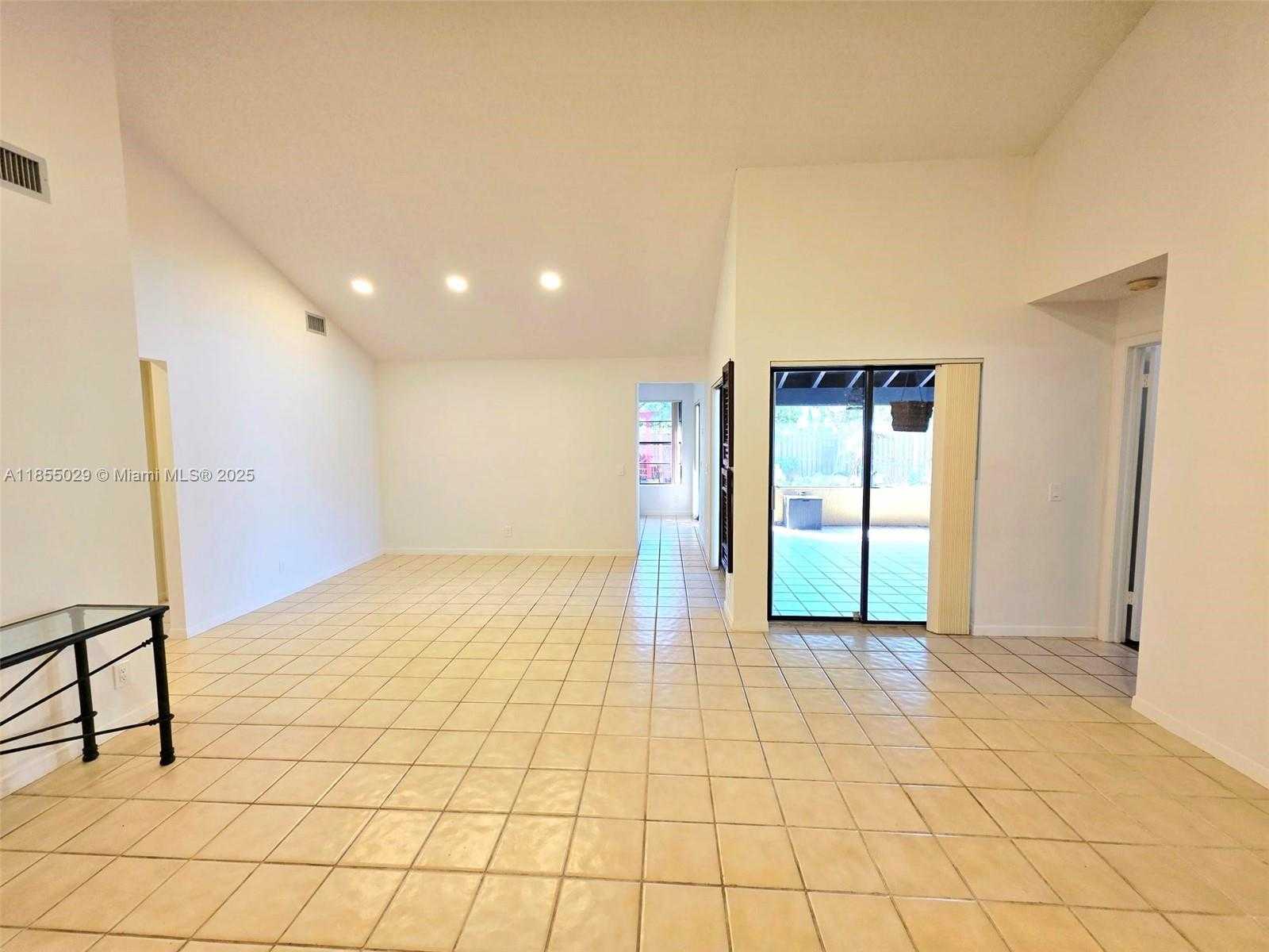 Small Image of 2320 DOVER, Weston Number 6