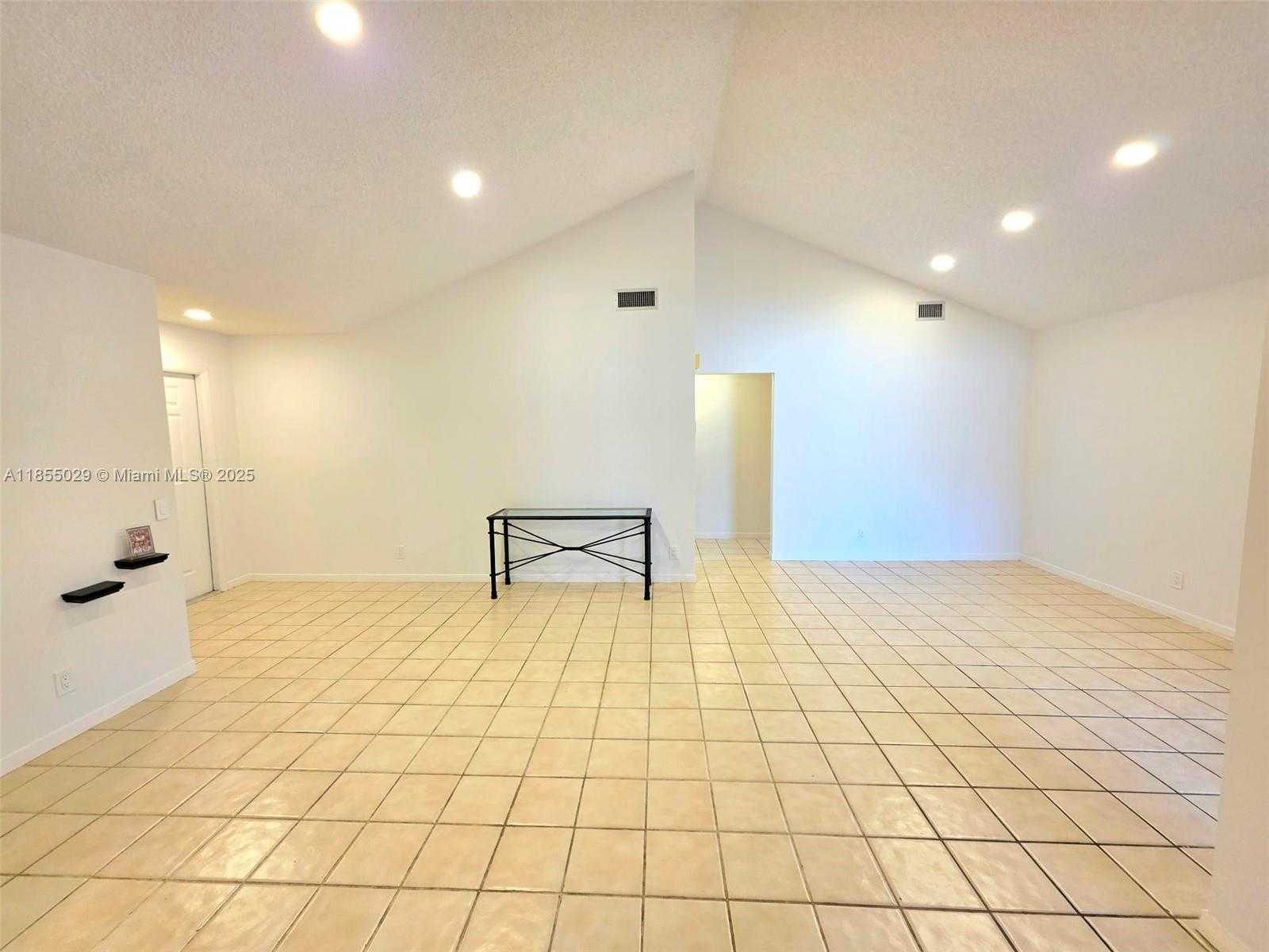 Small Image of 2320 DOVER, Weston Number 7