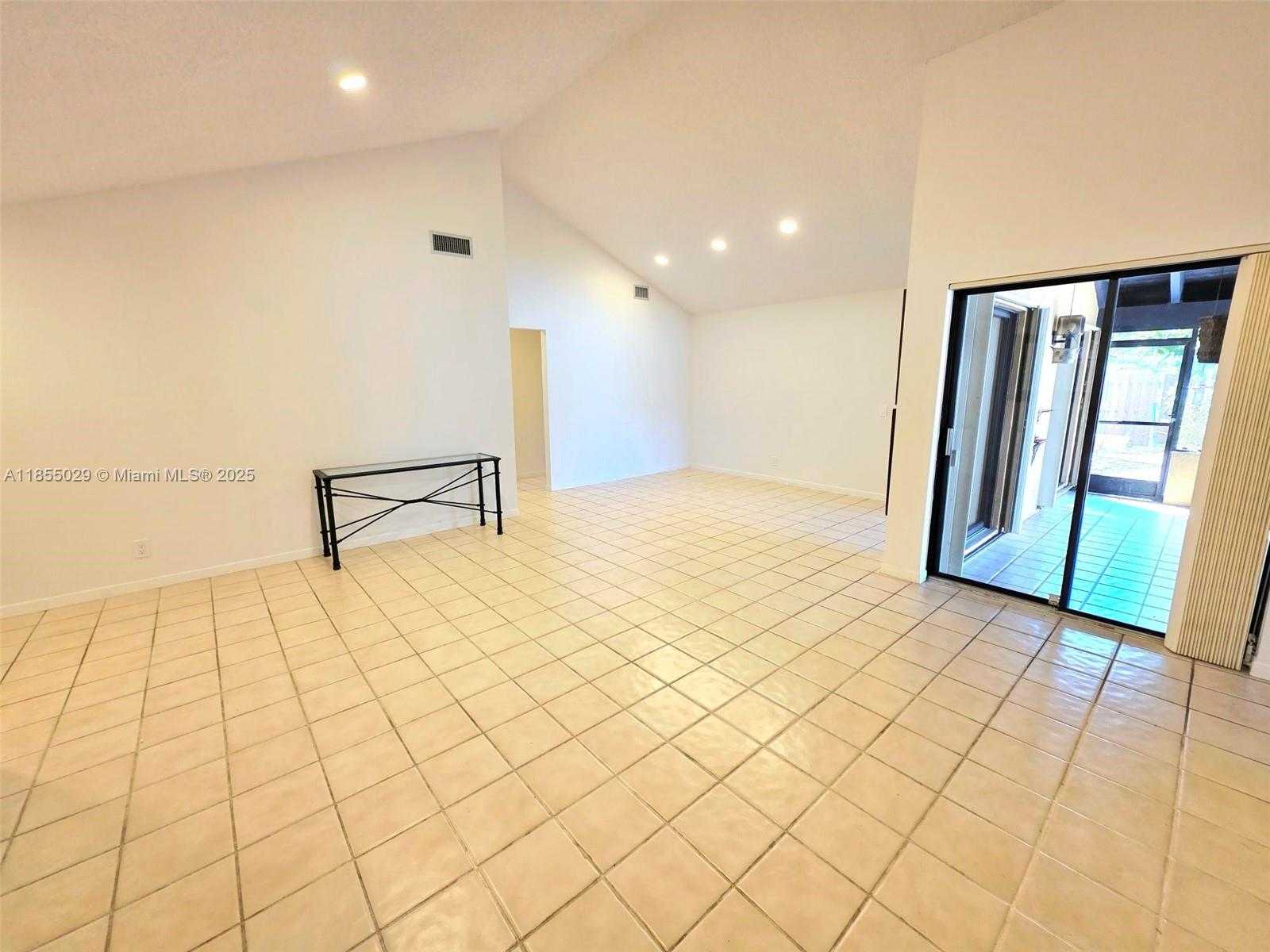 Small Image of 2320 DOVER, Weston Number 8