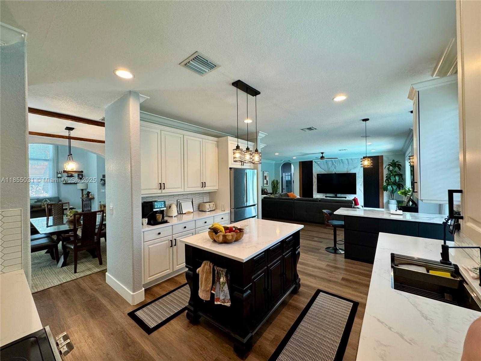 Small Image of 12917 SOUTH WEST 23RD ST, Miramar Number 21