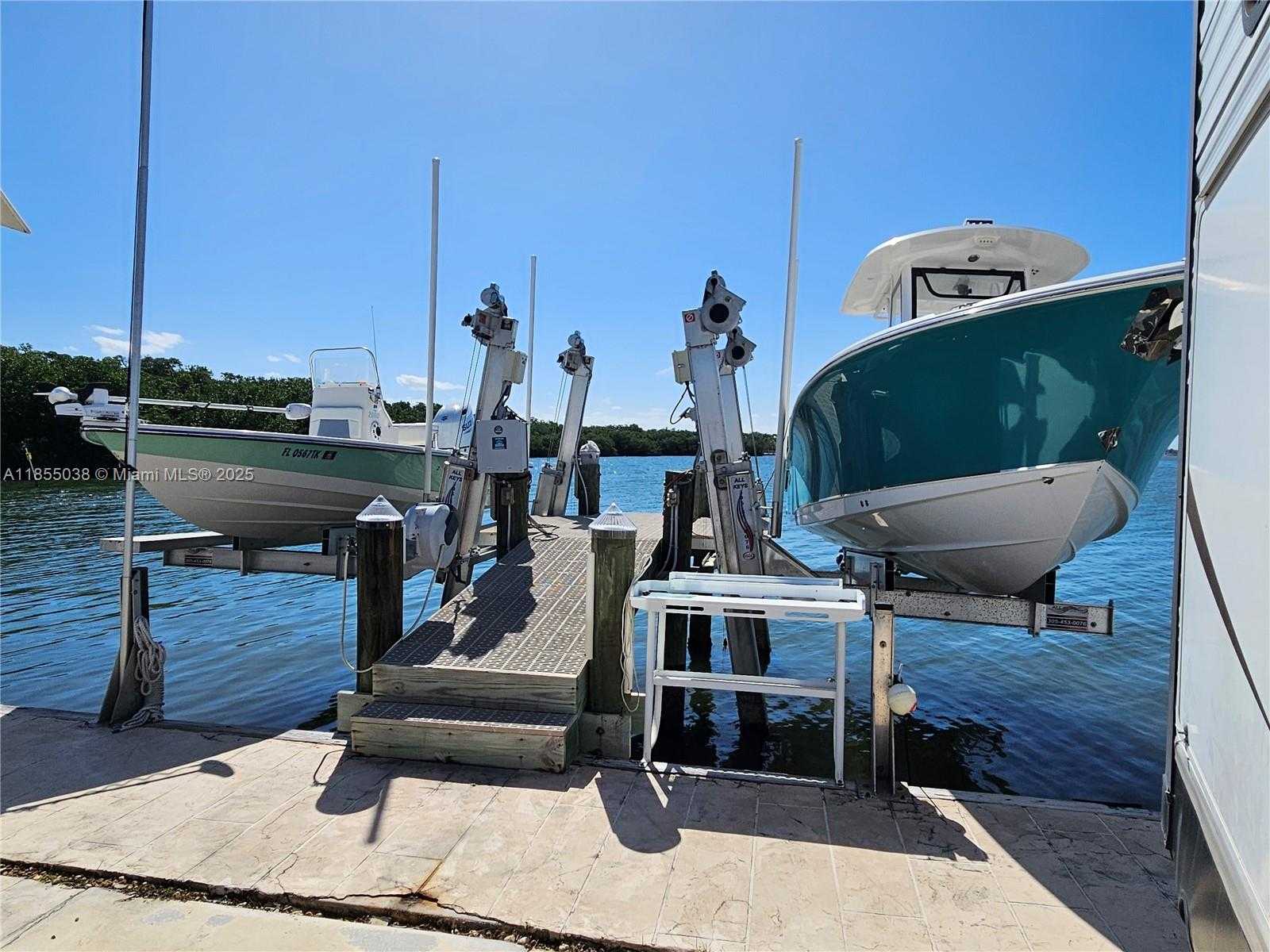 Small Image of 325 CALUSA ST LOT 227, Key Largo Number 12