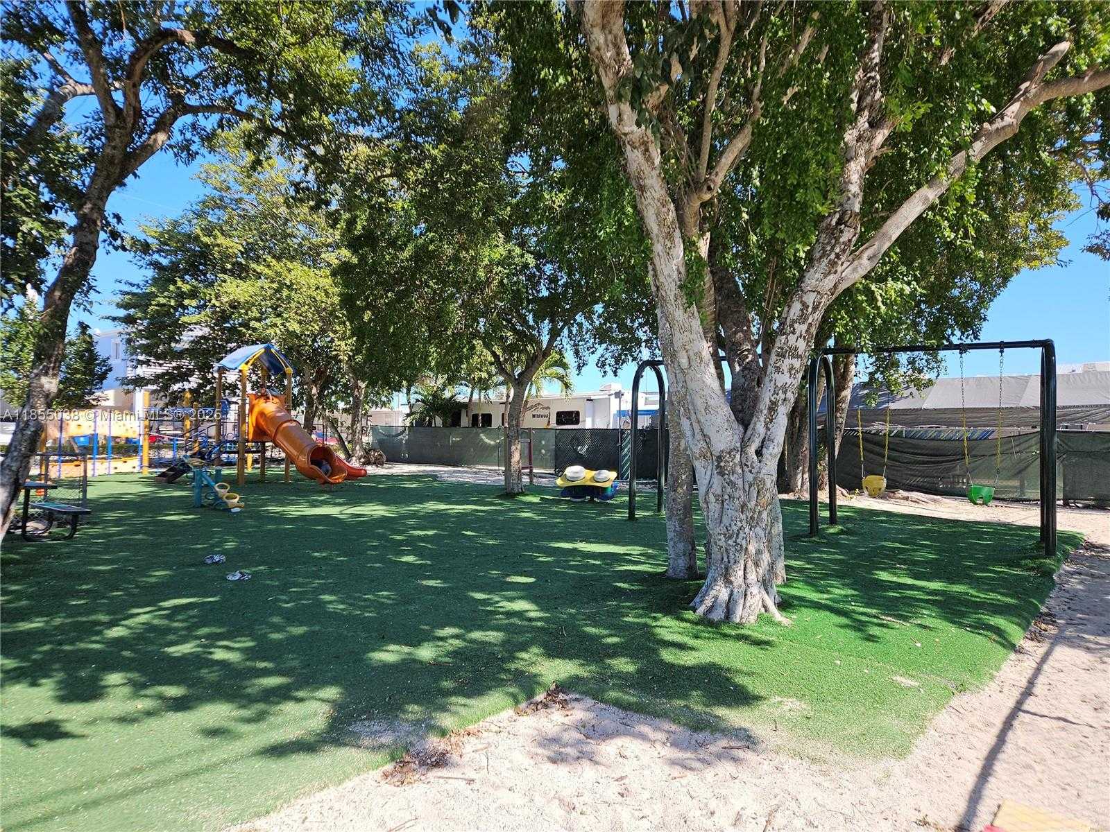 Small Image of 325 CALUSA ST LOT 227, Key Largo Number 37