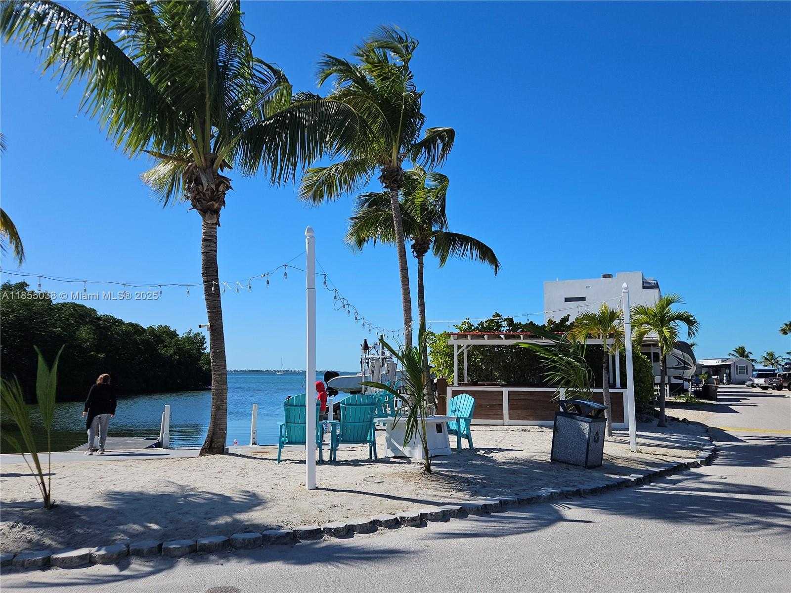 Small Image of 325 CALUSA ST LOT 227, Key Largo Number 47