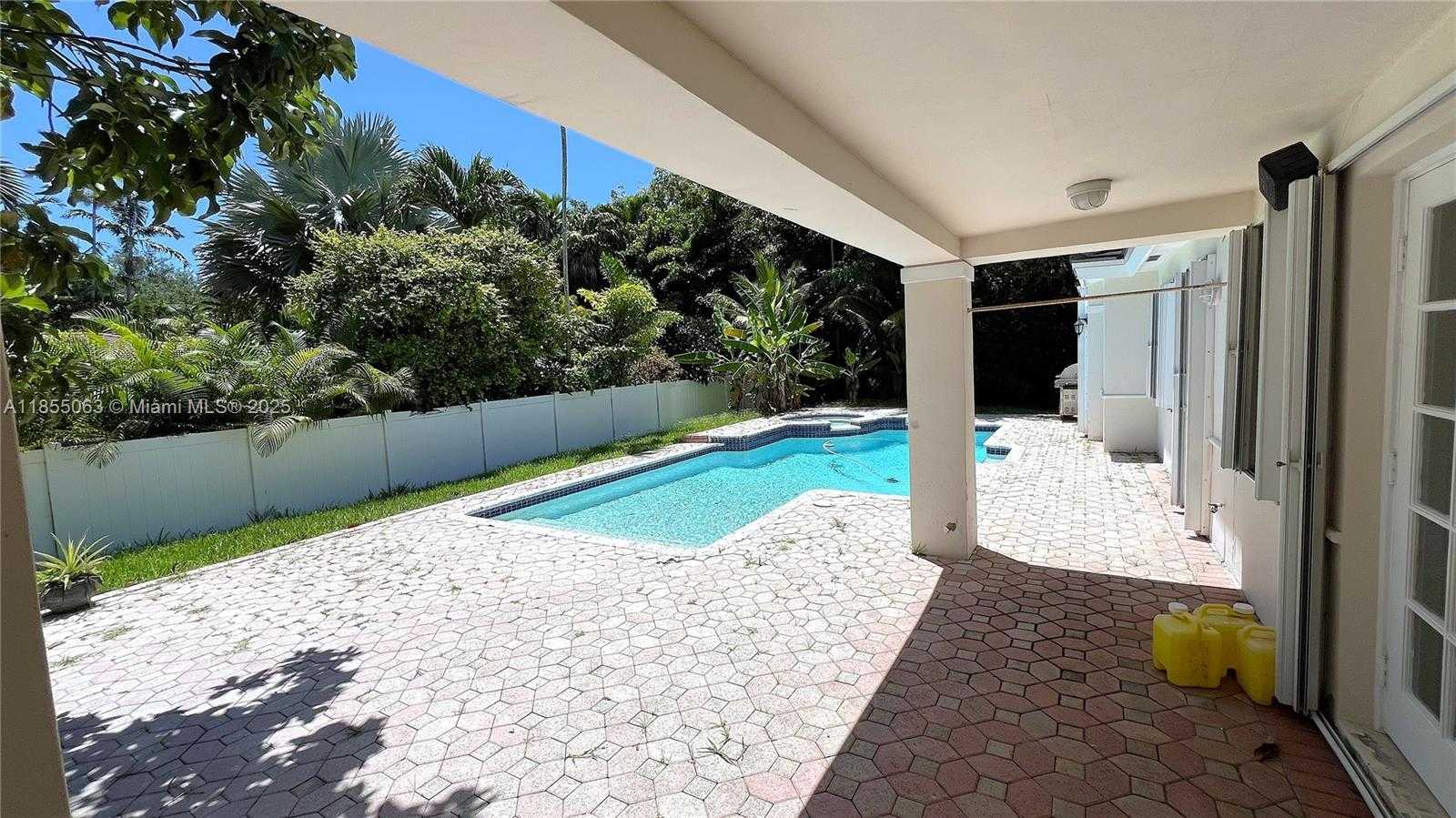 Small Image of 15021 SOUTH WEST 75TH CT, Palmetto Bay Number 11