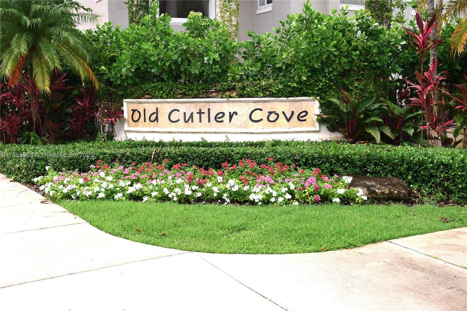 Small Image of 15021 SOUTH WEST 75TH CT, Palmetto Bay Number 2