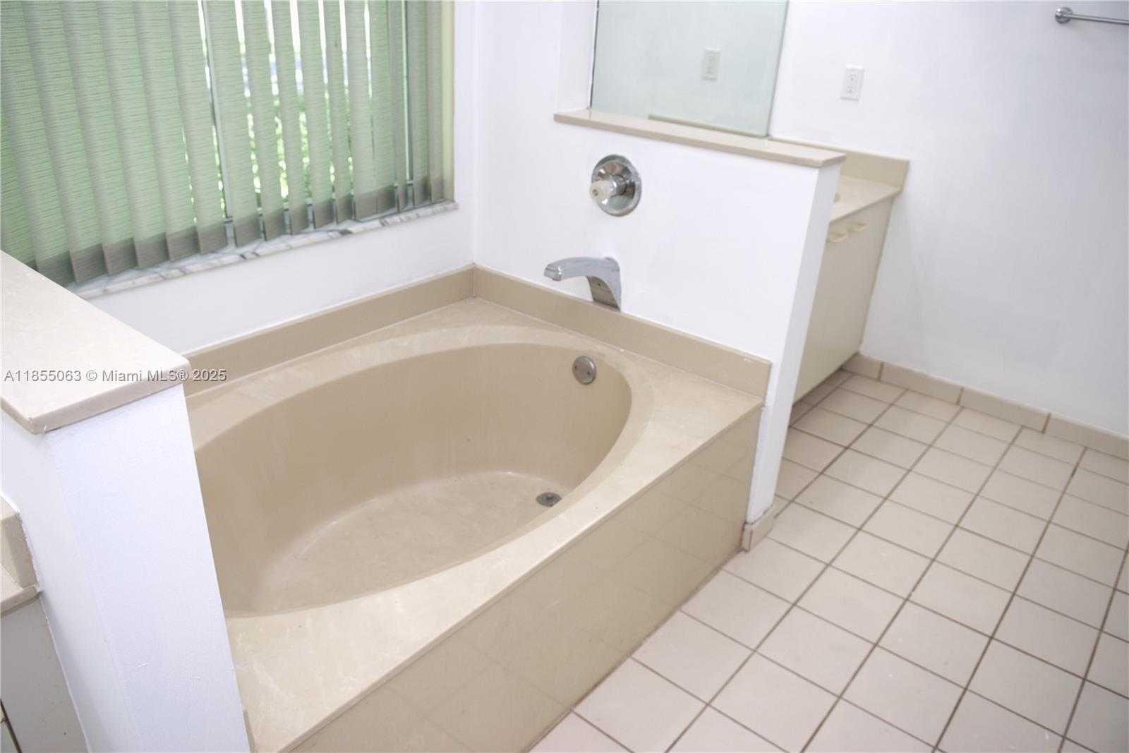 Small Image of 15021 SOUTH WEST 75TH CT, Palmetto Bay Number 32
