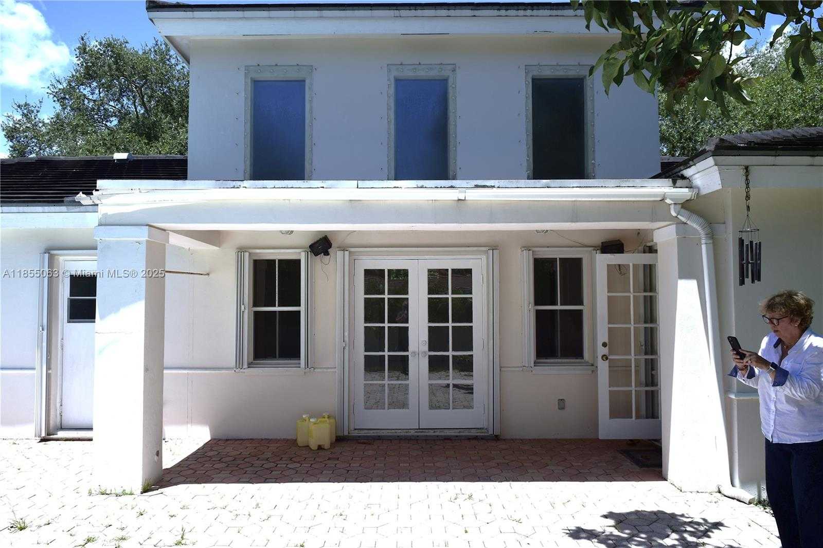 Small Image of 15021 SOUTH WEST 75TH CT, Palmetto Bay Number 34