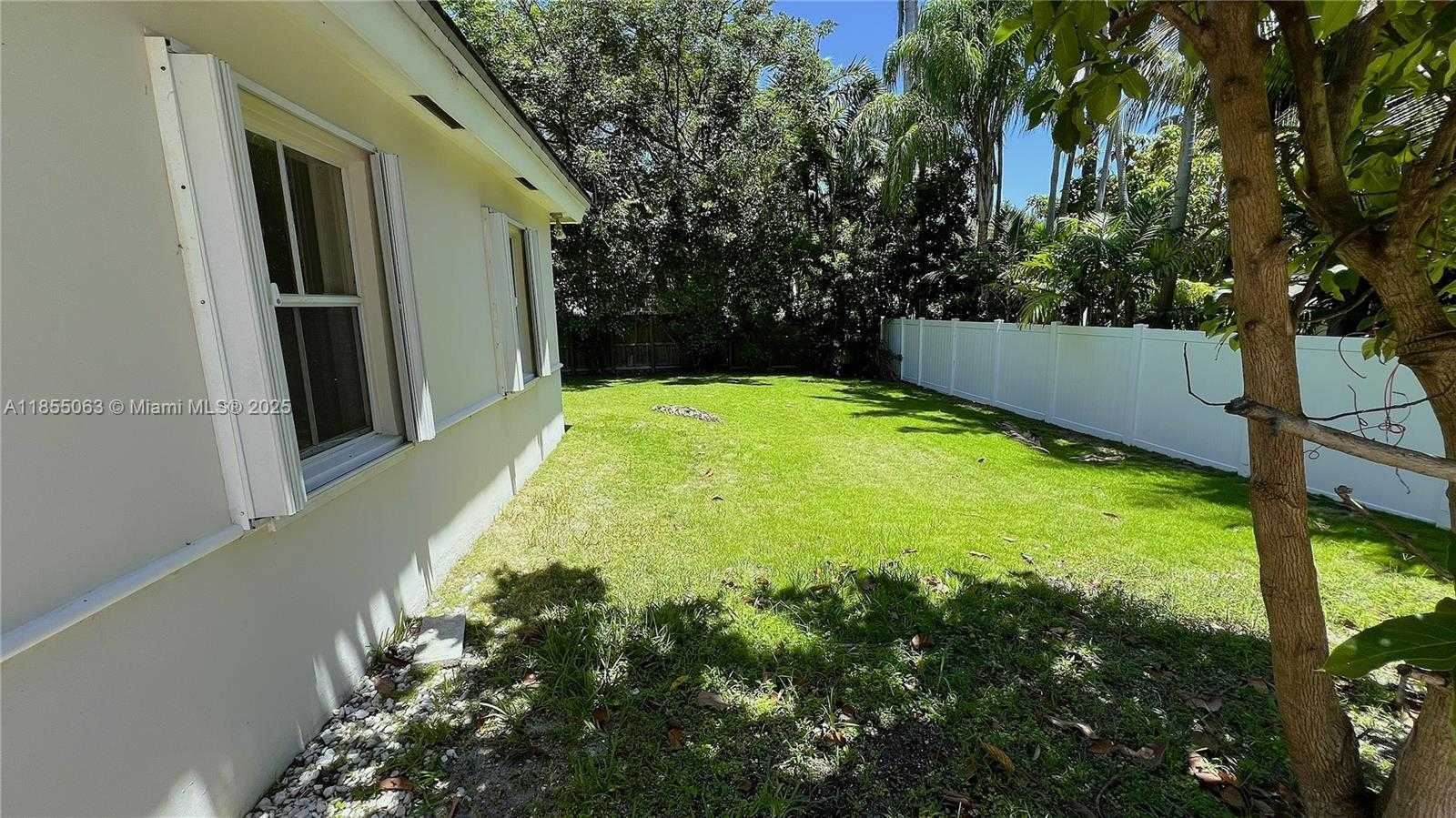 Small Image of 15021 SOUTH WEST 75TH CT, Palmetto Bay Number 36