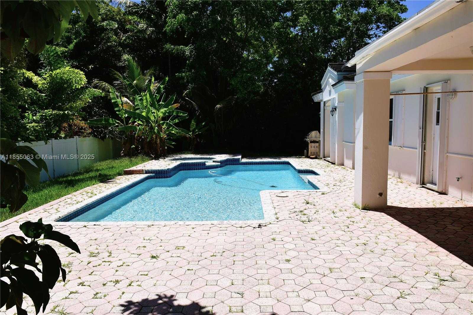 Small Image of 15021 SOUTH WEST 75TH CT, Palmetto Bay Number 7