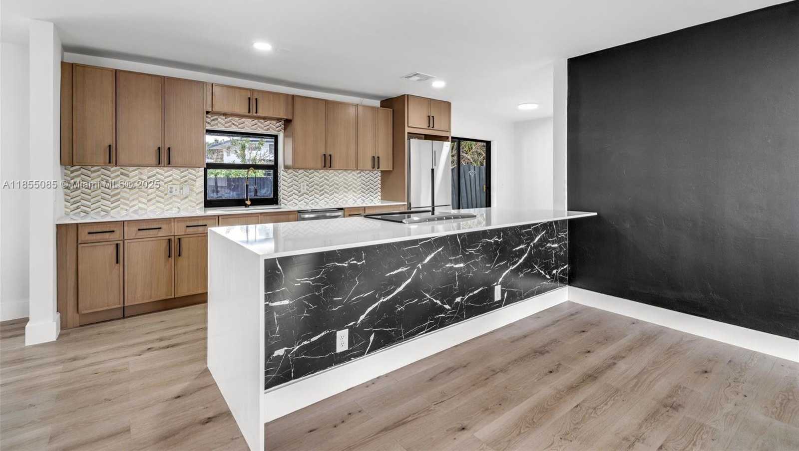 Small Image of 5230 TYLER ST, Hollywood Number 15