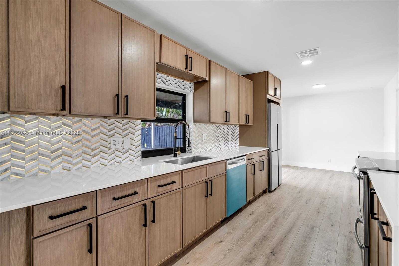 Small Image of 5230 TYLER ST, Hollywood Number 18