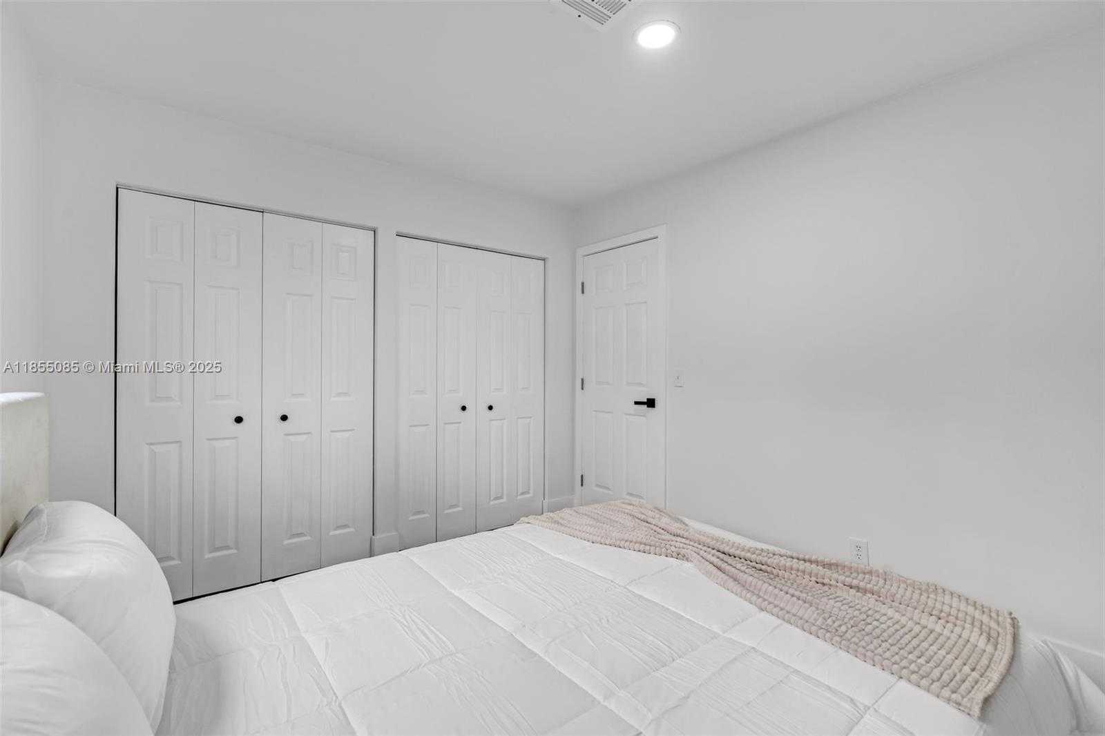 Small Image of 5230 TYLER ST, Hollywood Number 23