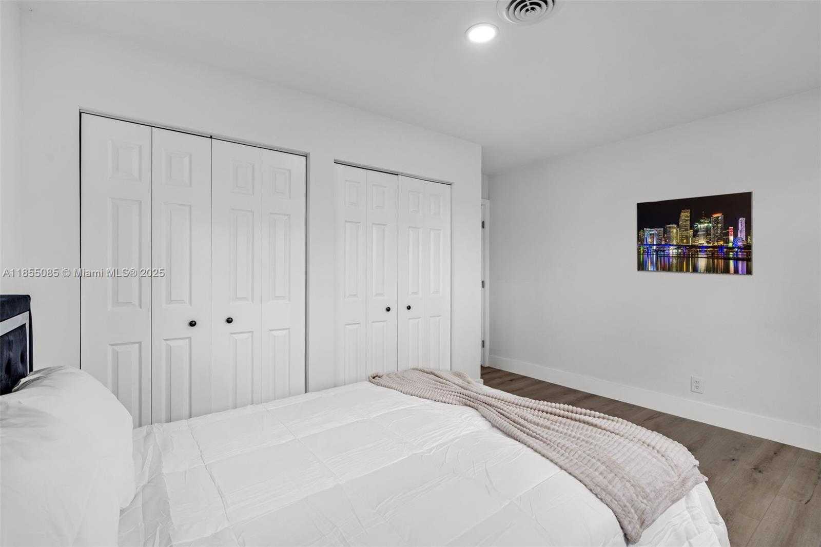 Small Image of 5230 TYLER ST, Hollywood Number 25