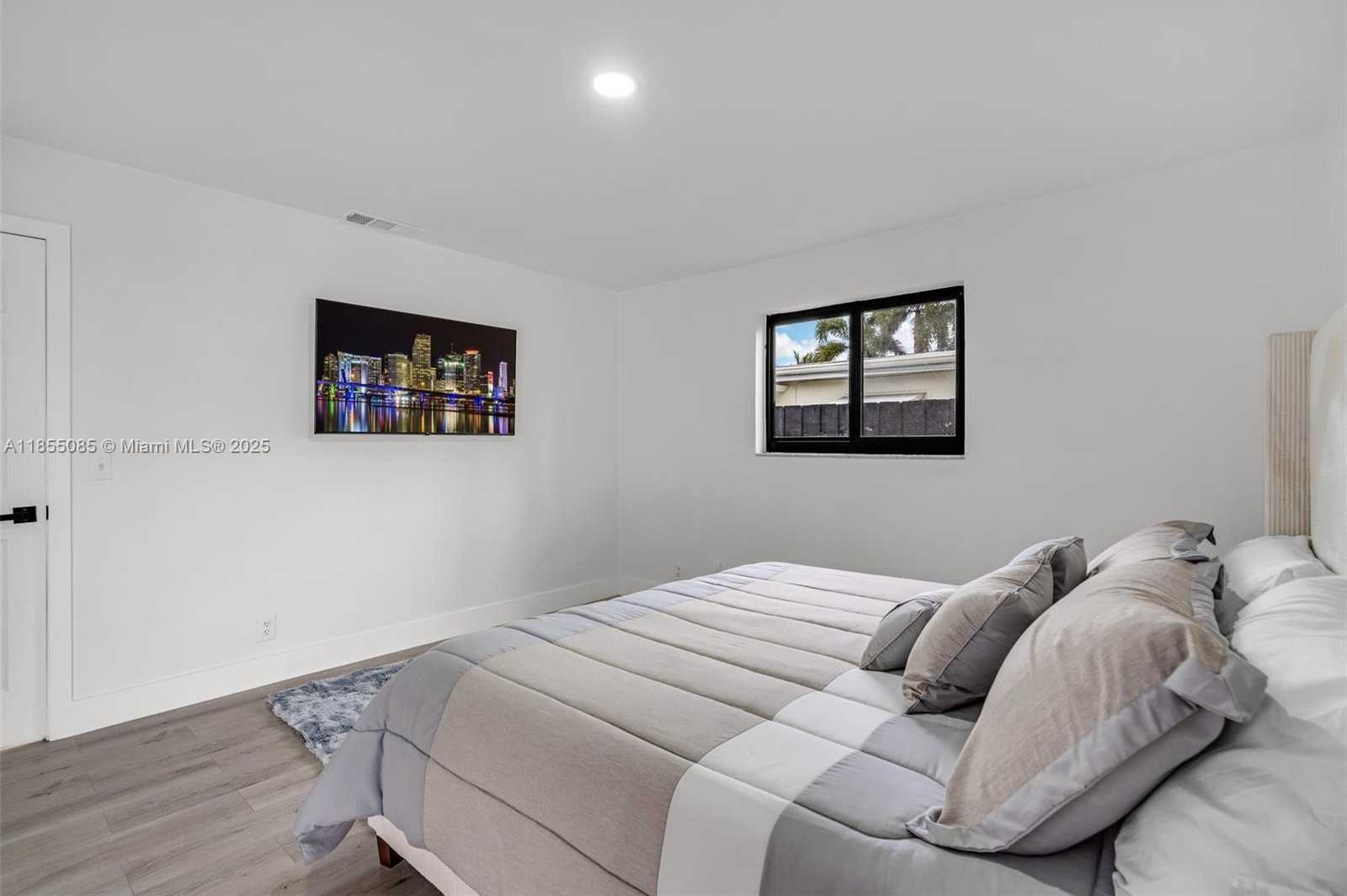 Small Image of 5230 TYLER ST, Hollywood Number 31