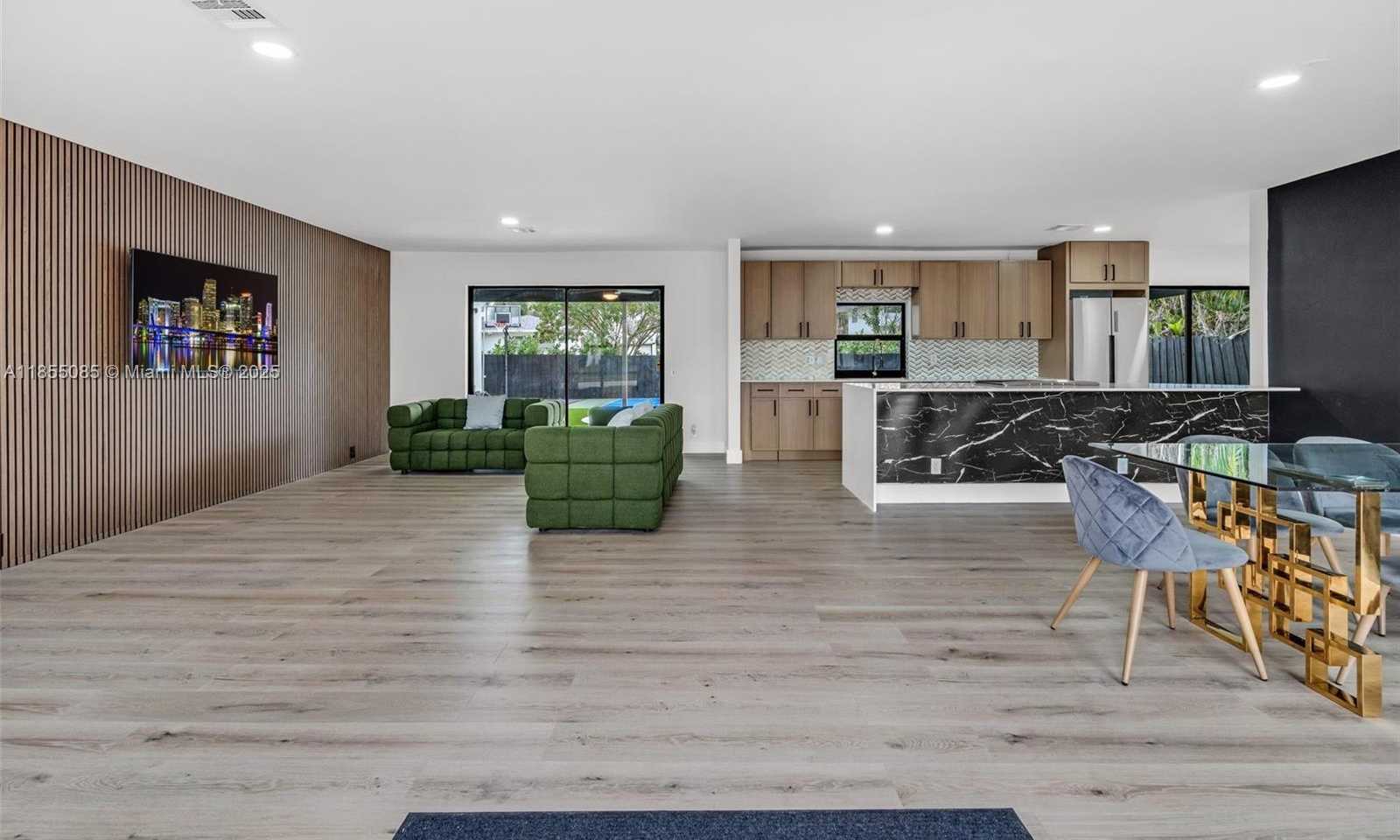 Small Image of 5230 TYLER ST, Hollywood Number 6
